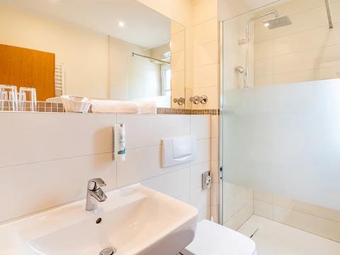 Beispiel Doppelzimmer-Bad Haupthaus