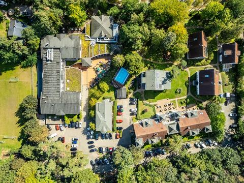 Unsere Villen bieten eine idyllische Lage inmitten einer malerischen Parklandschaft